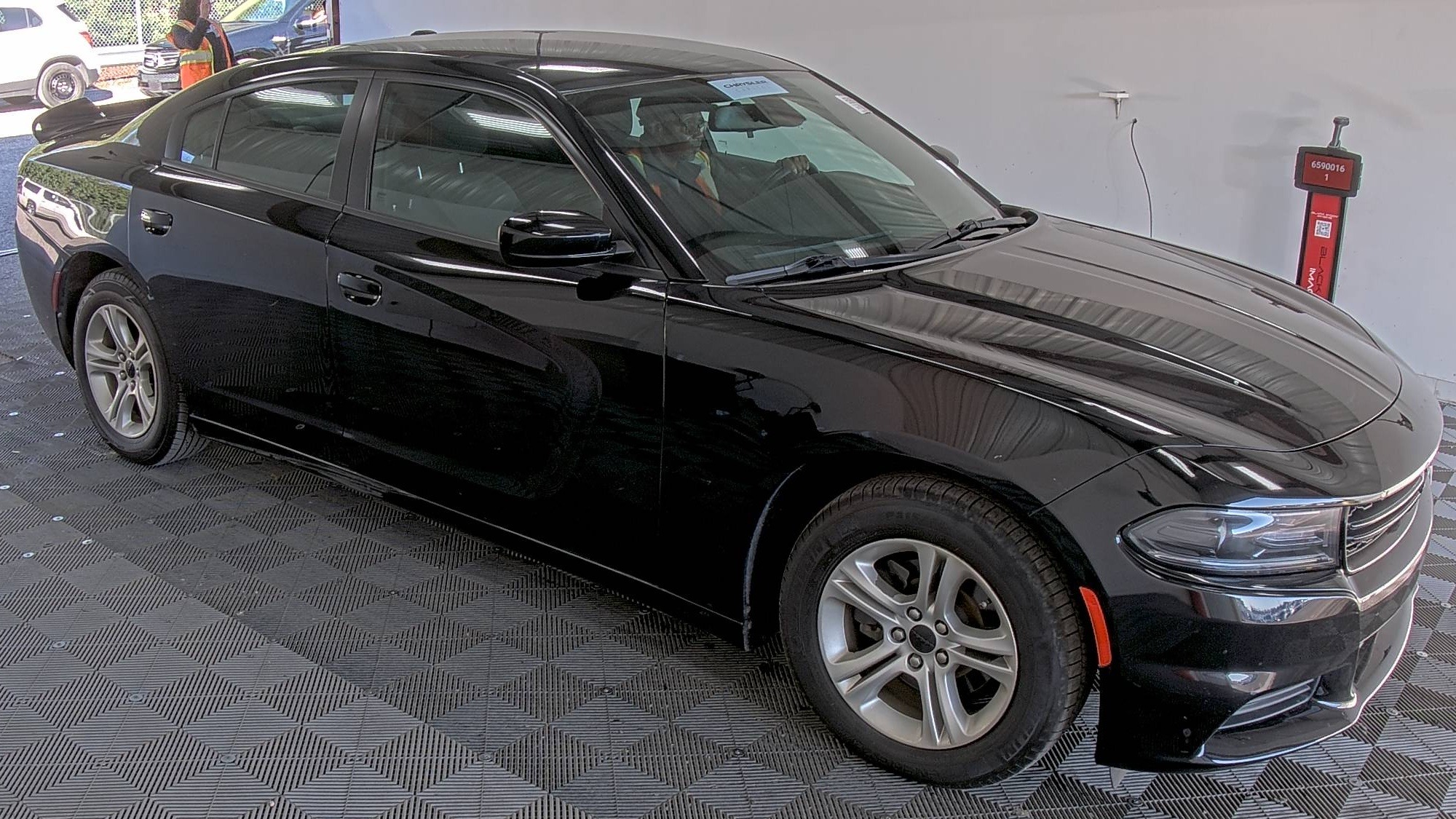 photo of 2016 Dodge Charger SE